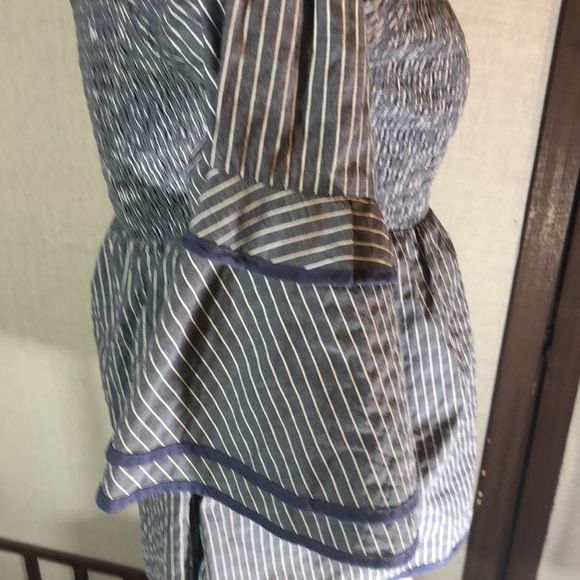 American Eagle Outfitters off shoulder/tiered bell sleeves/smocked sz XS/stripes - Picture 13 of 16